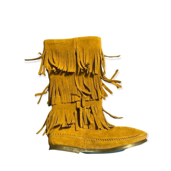 Minnetonka Fringe Boots - Picture 2 of 6